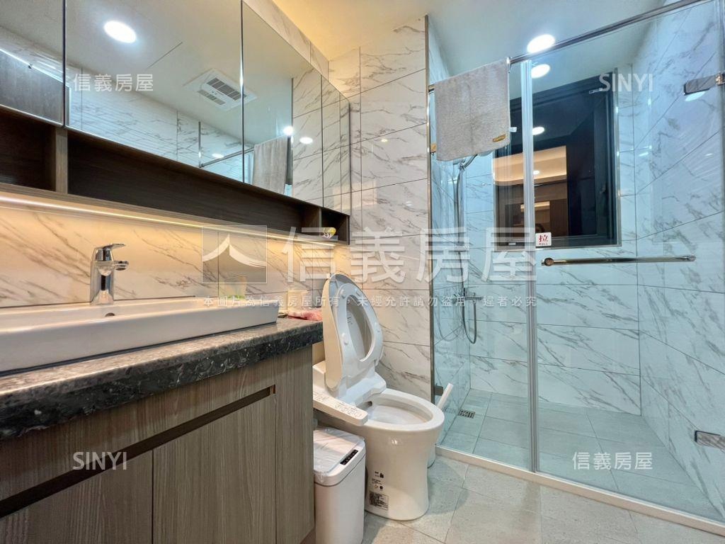 精美裝潢兩房雙車位房屋室內格局與周邊環境