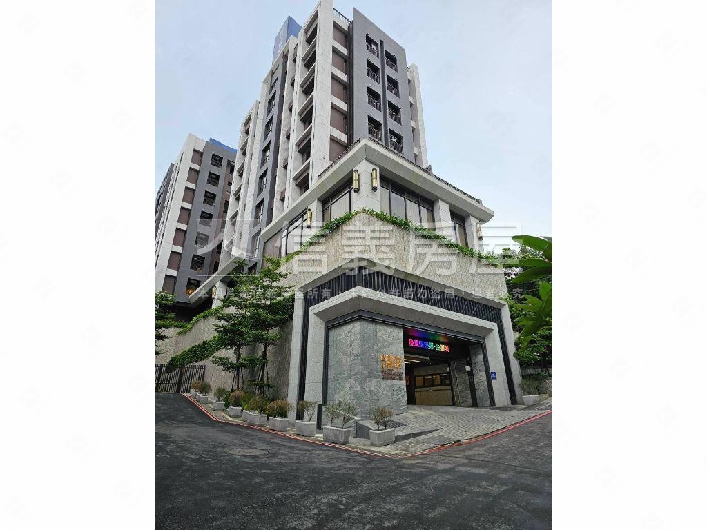 精美裝潢兩房雙車位房屋室內格局與周邊環境