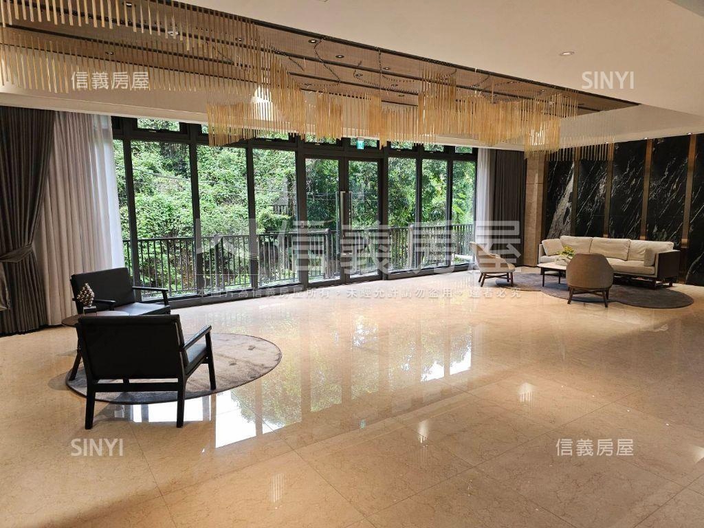 精美裝潢兩房雙車位房屋室內格局與周邊環境