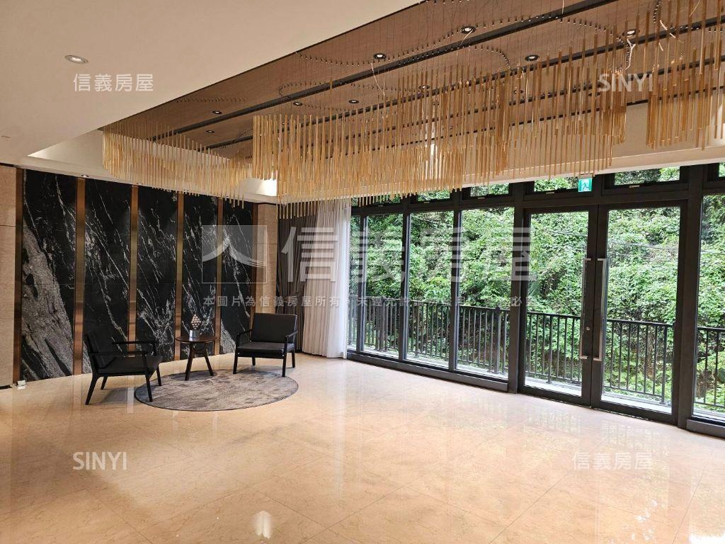 精美裝潢兩房雙車位房屋室內格局與周邊環境