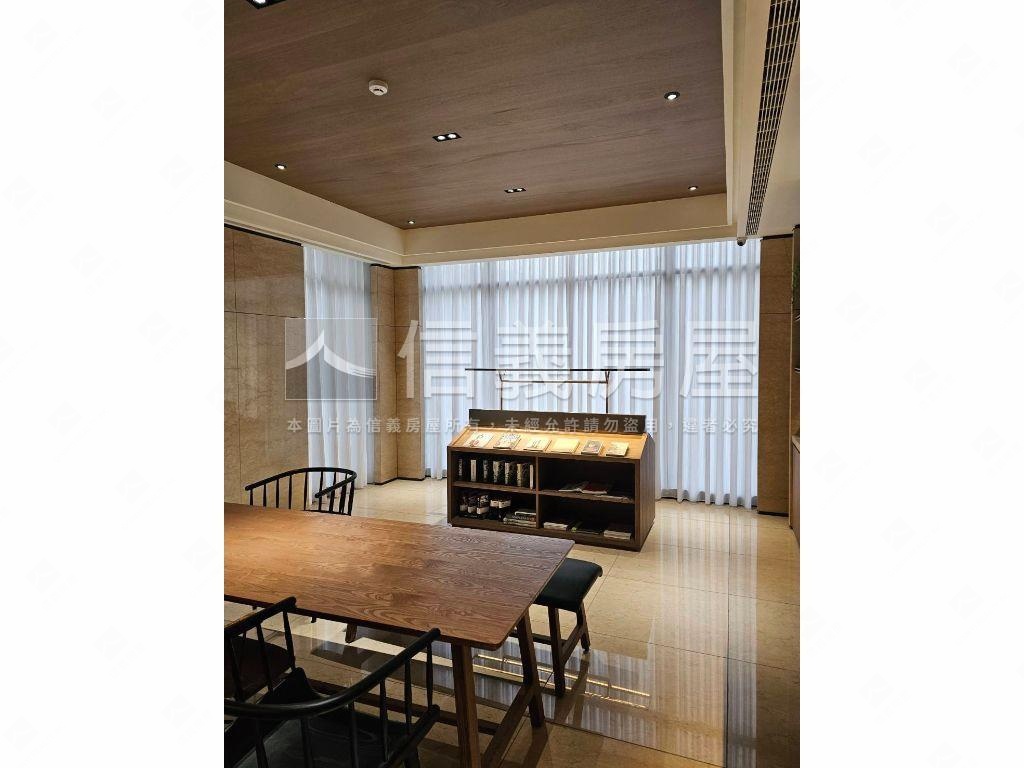 精美裝潢兩房雙車位房屋室內格局與周邊環境