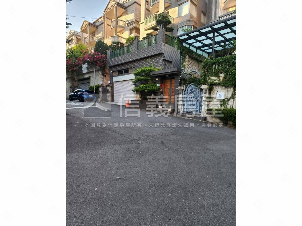 好天母美景庭院附車位房屋室內格局與周邊環境
