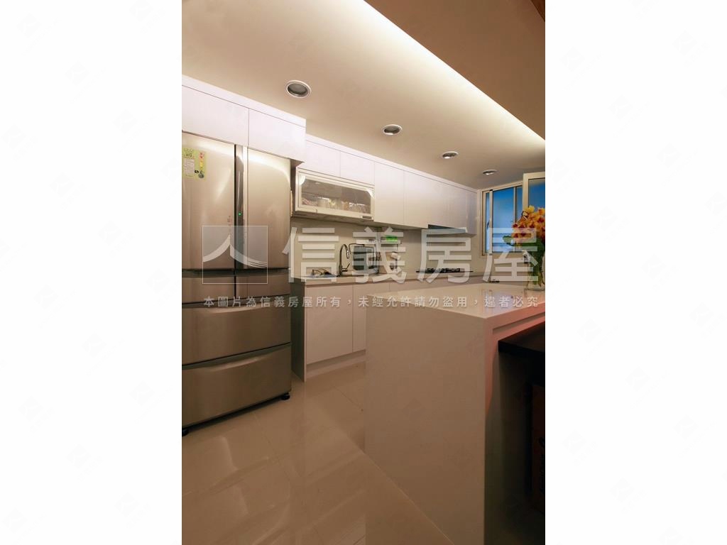 忠孝四面採光八方來財房屋室內格局與周邊環境