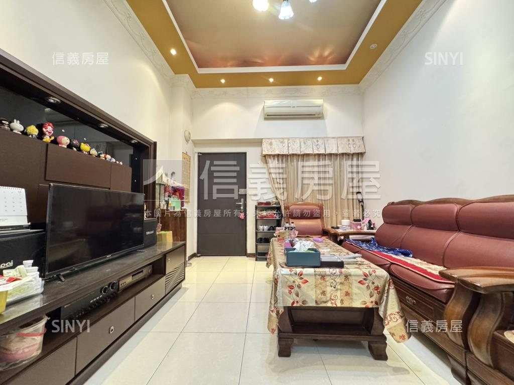 中壢市中心稀有一樓附車位房屋室內格局與周邊環境