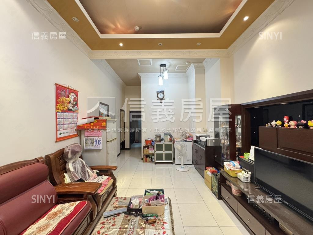 中壢市中心稀有一樓附車位房屋室內格局與周邊環境