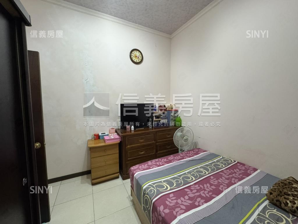 中壢市中心稀有一樓附車位房屋室內格局與周邊環境