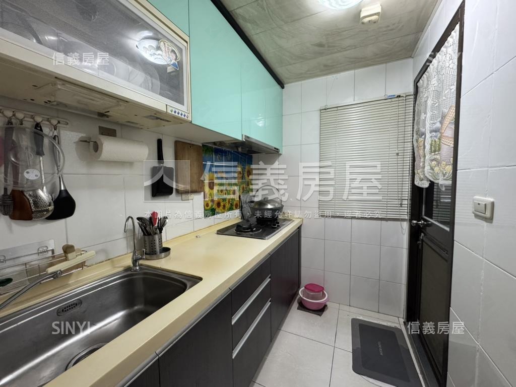 中壢市中心稀有一樓附車位房屋室內格局與周邊環境