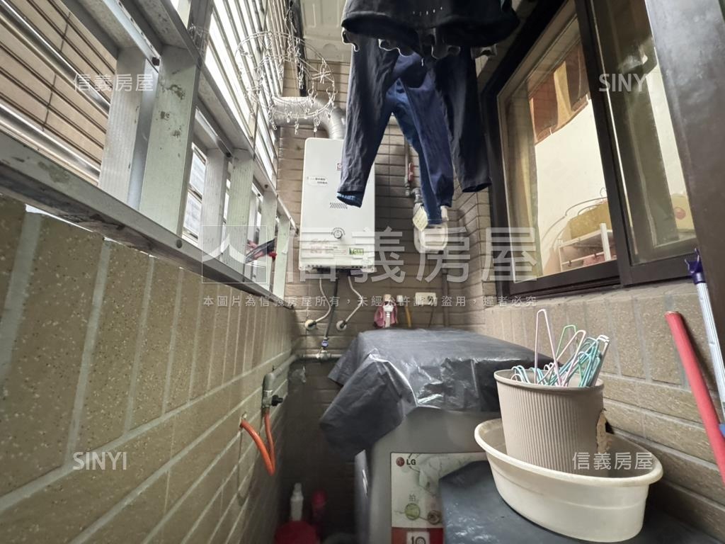 中壢市中心稀有一樓附車位房屋室內格局與周邊環境