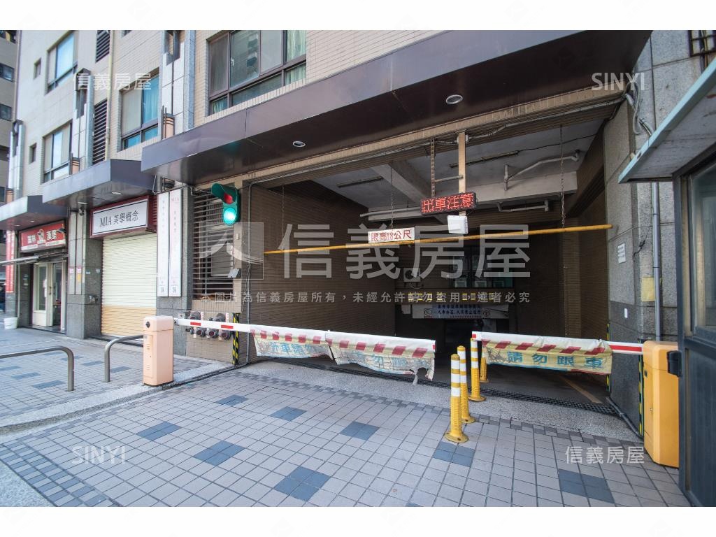 中壢市中心稀有一樓附車位房屋室內格局與周邊環境