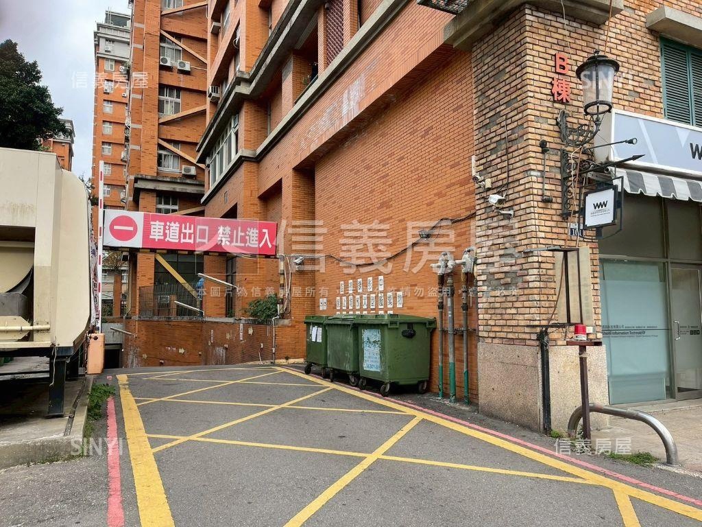 廣三大時代Ｂ１平面車位房屋室內格局與周邊環境