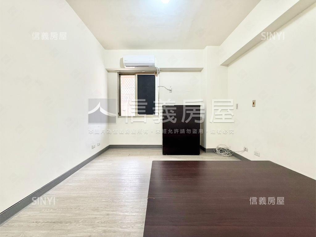 名人大亨３房附車位房屋室內格局與周邊環境