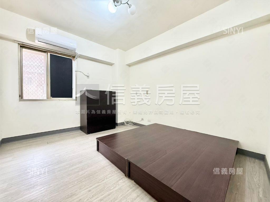 名人大亨３房附車位房屋室內格局與周邊環境