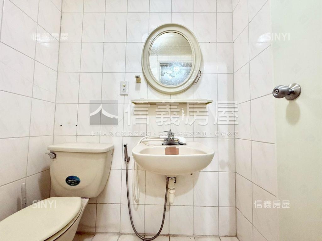 名人大亨３房附車位房屋室內格局與周邊環境