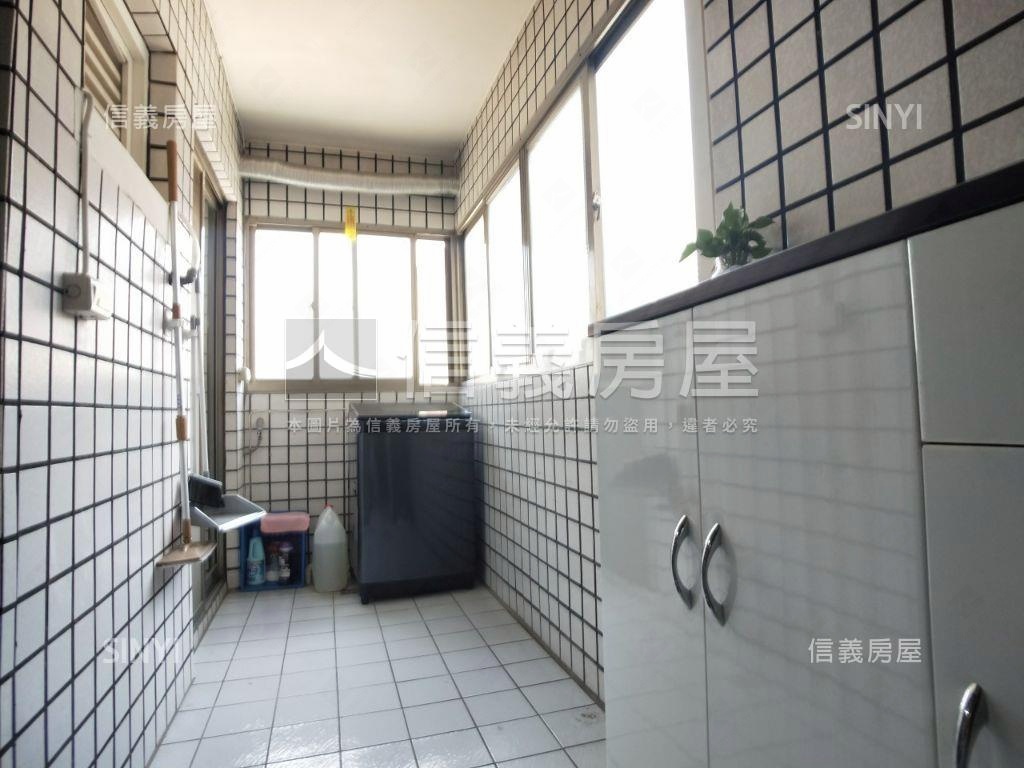 名人大亨３房附車位房屋室內格局與周邊環境