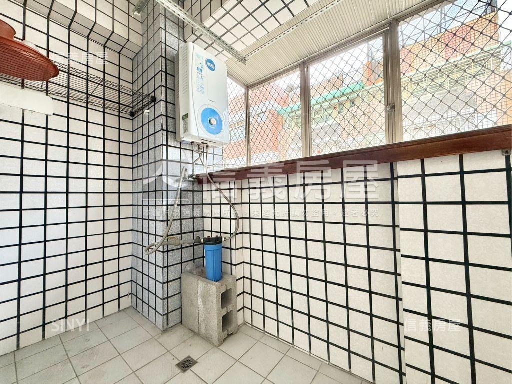 名人大亨３房附車位房屋室內格局與周邊環境