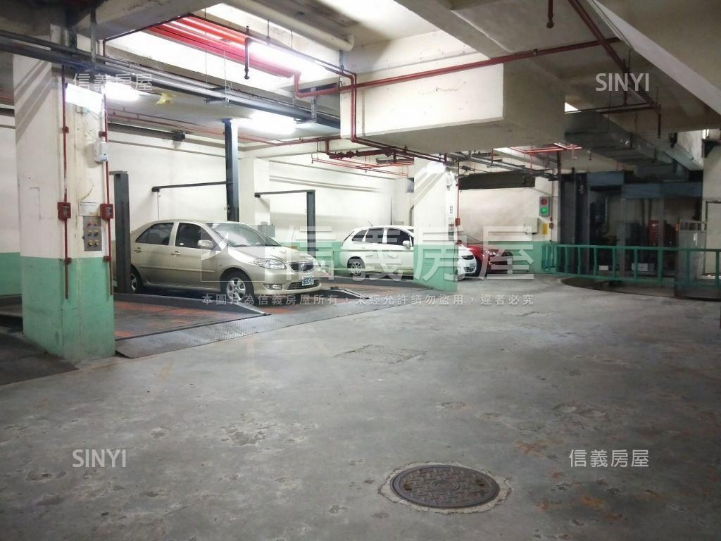 名人大亨３房附車位房屋室內格局與周邊環境