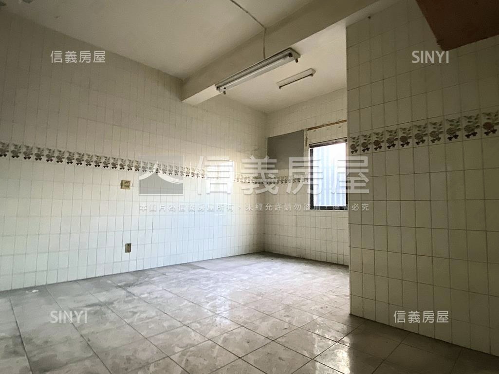 五甲正路精華地段優質透店房屋室內格局與周邊環境