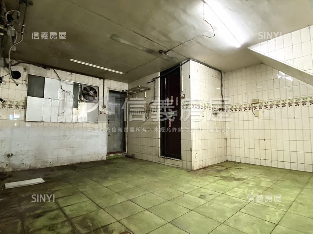 五甲正路精華地段優質透店房屋室內格局與周邊環境