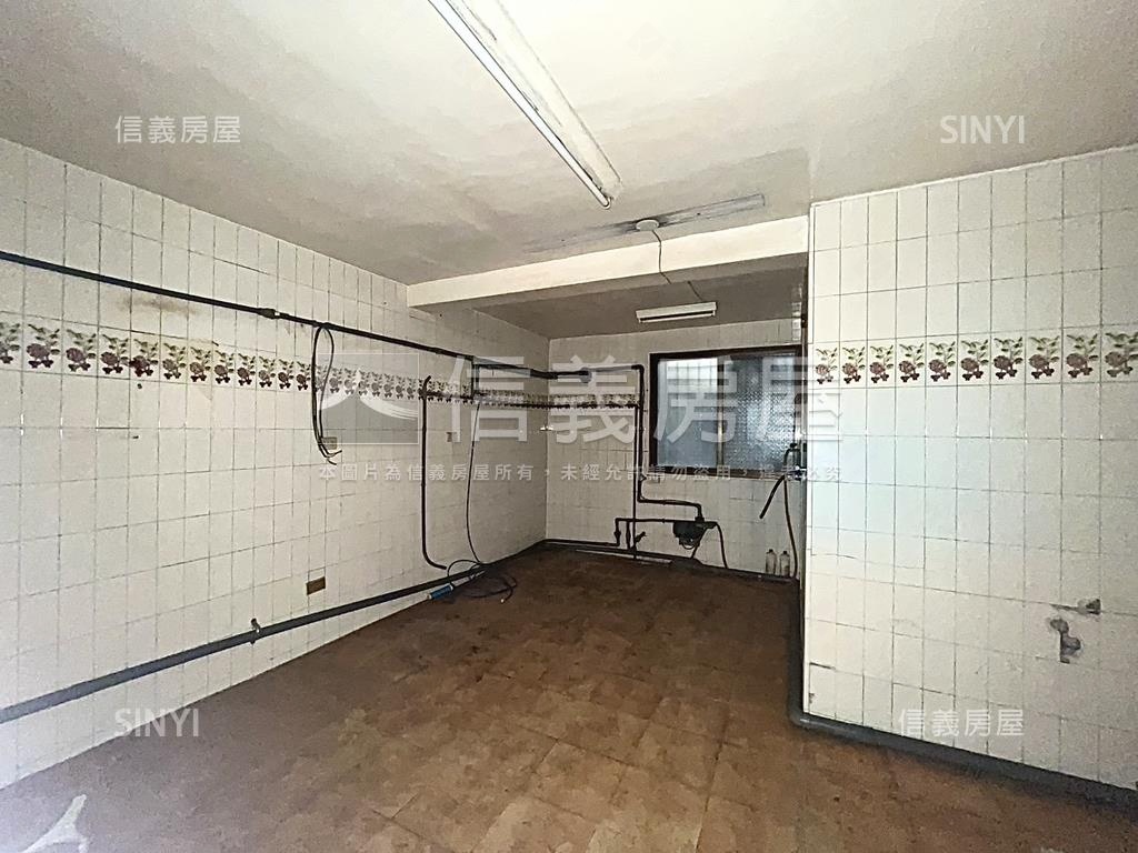 五甲正路精華地段優質透店房屋室內格局與周邊環境
