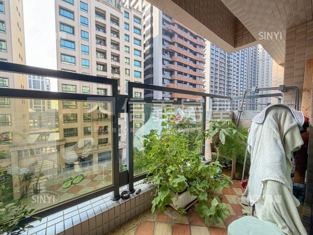 美術嵩豐大四房平車房屋室內格局與周邊環境