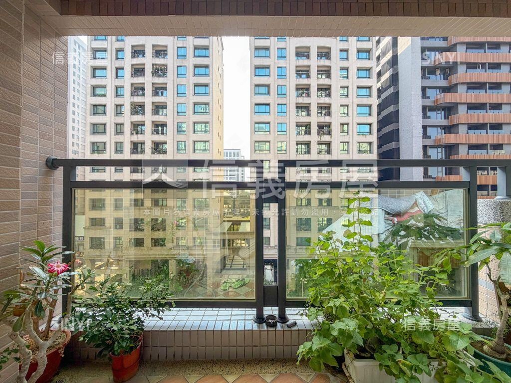 美術嵩豐大四房平車房屋室內格局與周邊環境