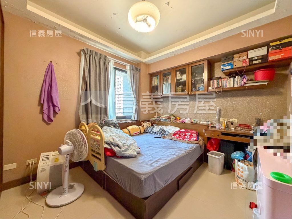 美術嵩豐大四房平車房屋室內格局與周邊環境