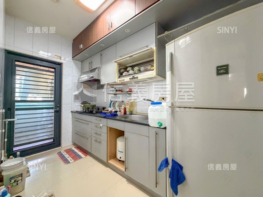 美術嵩豐大四房平車房屋室內格局與周邊環境