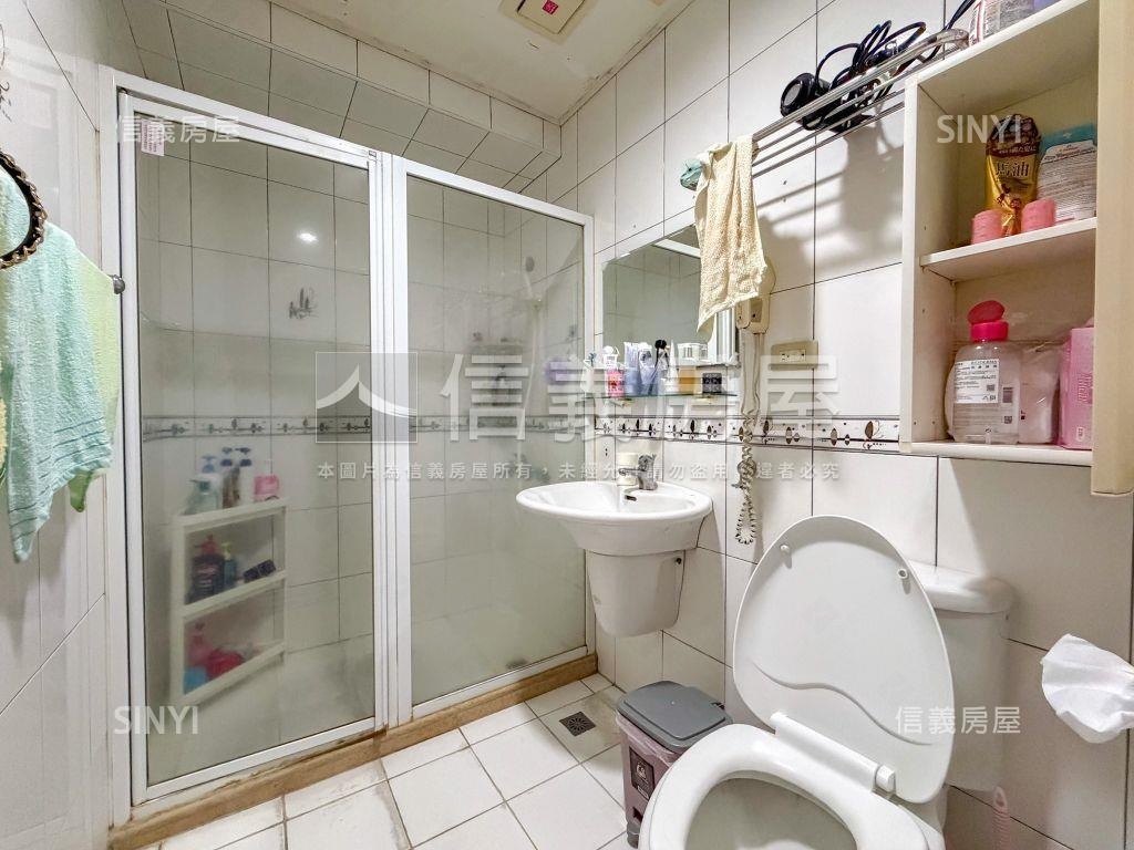 美術嵩豐大四房平車房屋室內格局與周邊環境