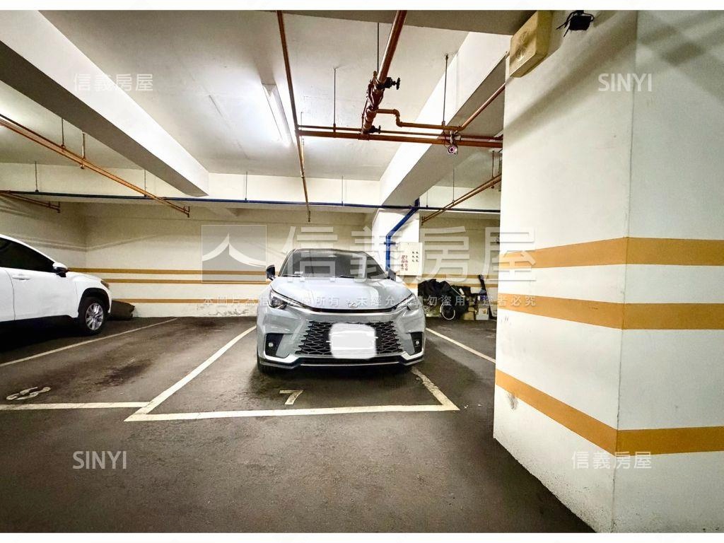 美術嵩豐大四房平車房屋室內格局與周邊環境