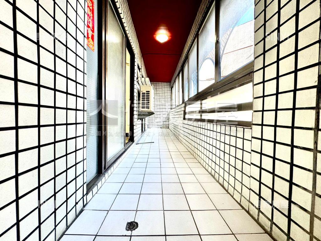 鳳翔天下３＋１房坡平車位房屋室內格局與周邊環境