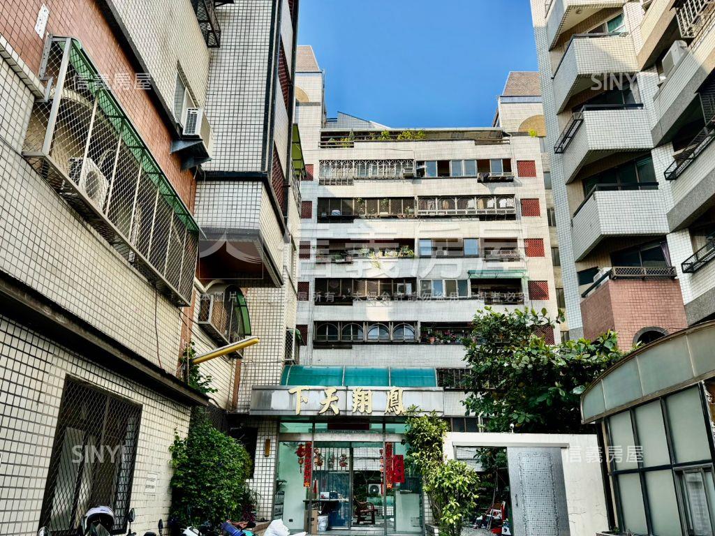 鳳翔天下３＋１房坡平車位房屋室內格局與周邊環境