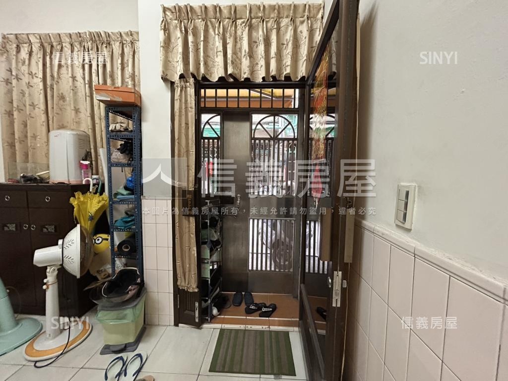近鳳山中華夜市輕鬆透天厝房屋室內格局與周邊環境