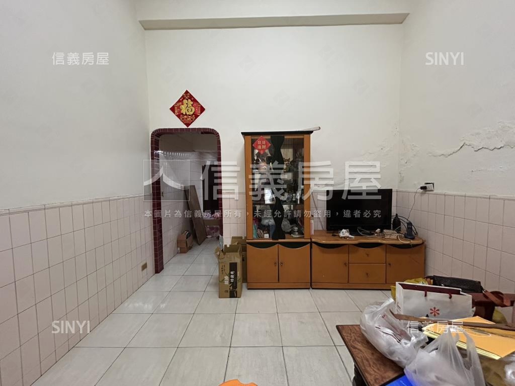 近鳳山中華夜市輕鬆透天厝房屋室內格局與周邊環境