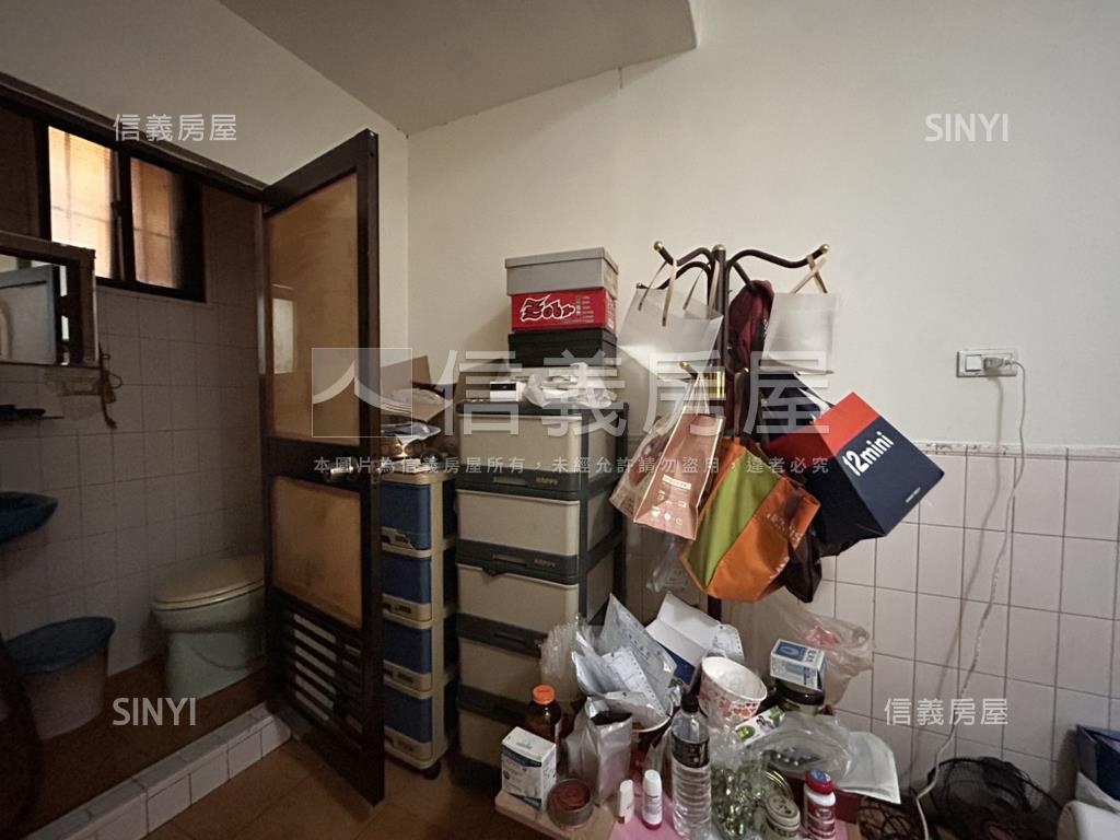 近鳳山中華夜市輕鬆透天厝房屋室內格局與周邊環境