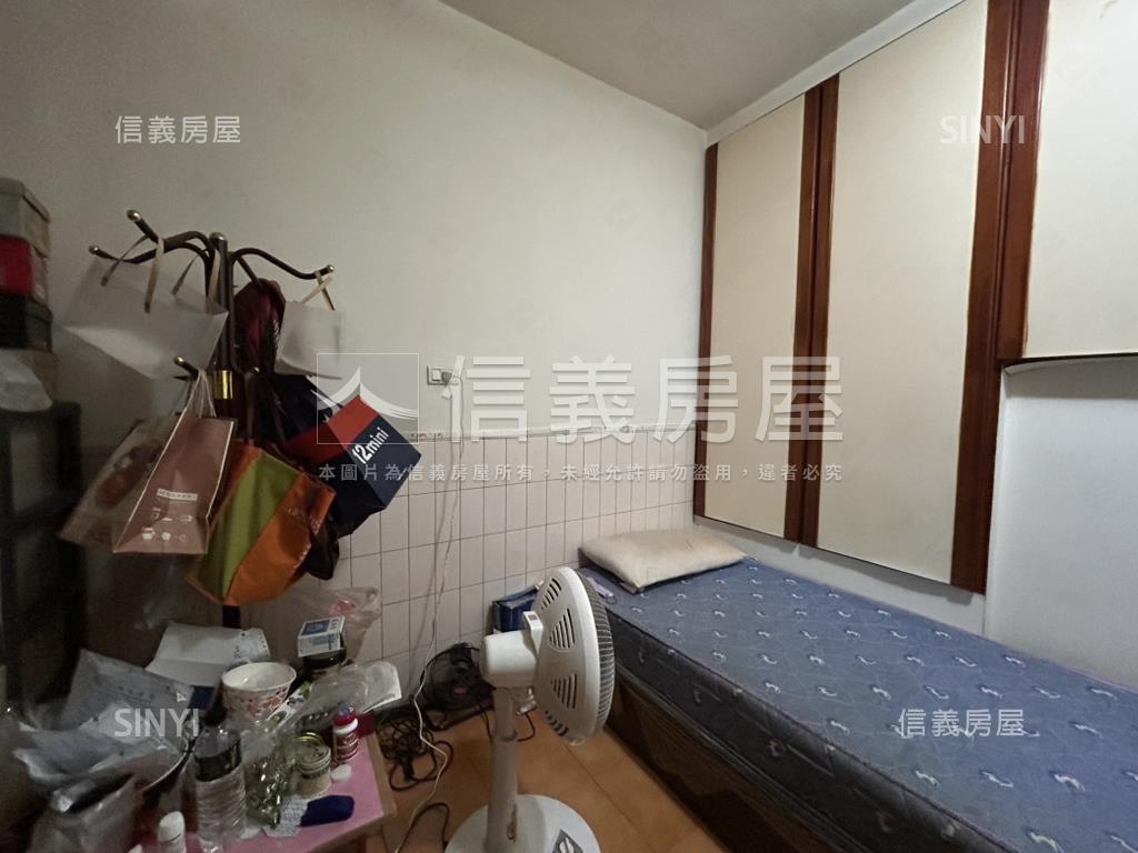 近鳳山中華夜市輕鬆透天厝房屋室內格局與周邊環境