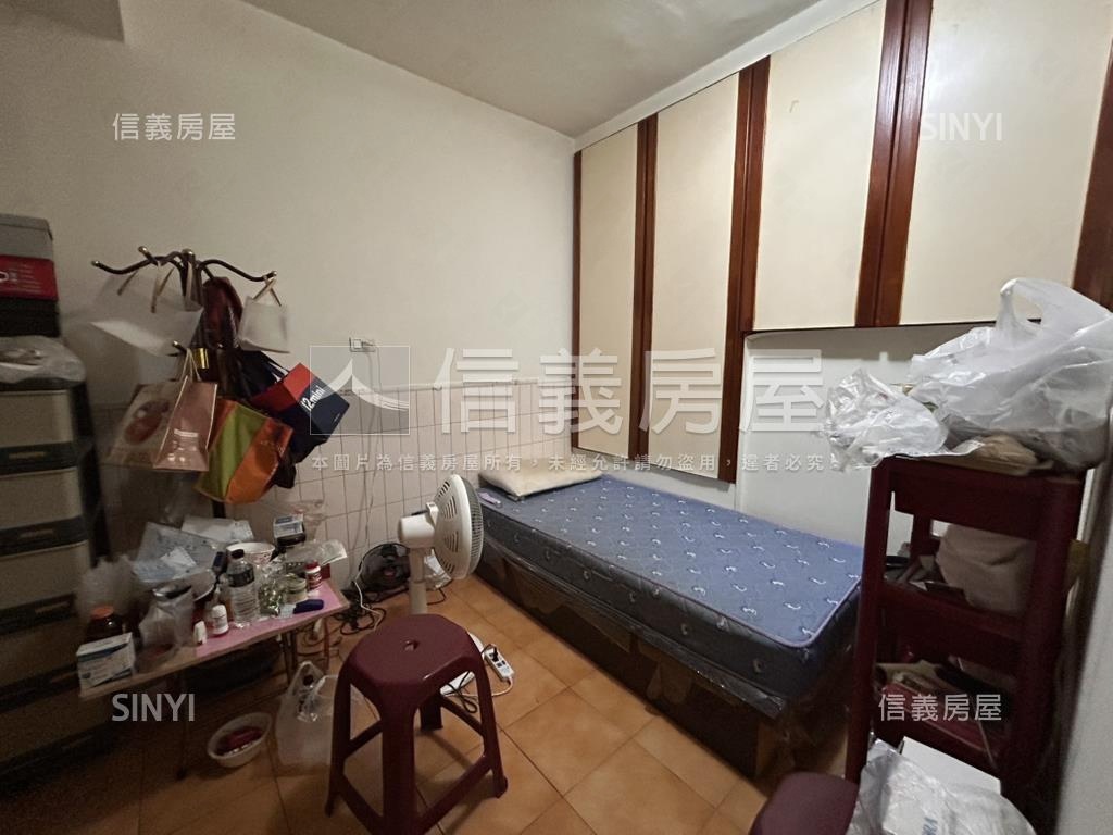 近鳳山中華夜市輕鬆透天厝房屋室內格局與周邊環境