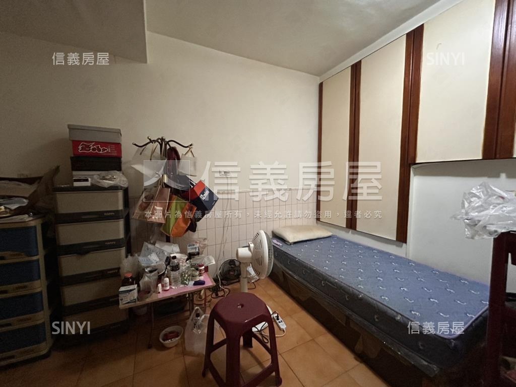 近鳳山中華夜市輕鬆透天厝房屋室內格局與周邊環境