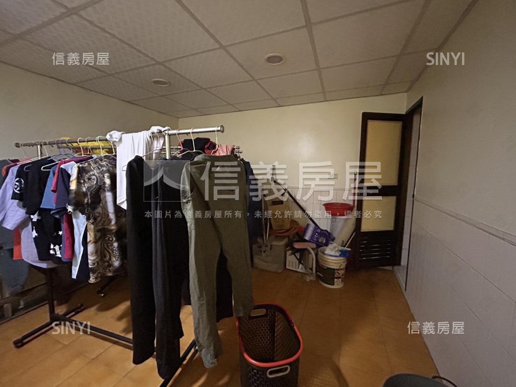 近鳳山中華夜市輕鬆透天厝房屋室內格局與周邊環境