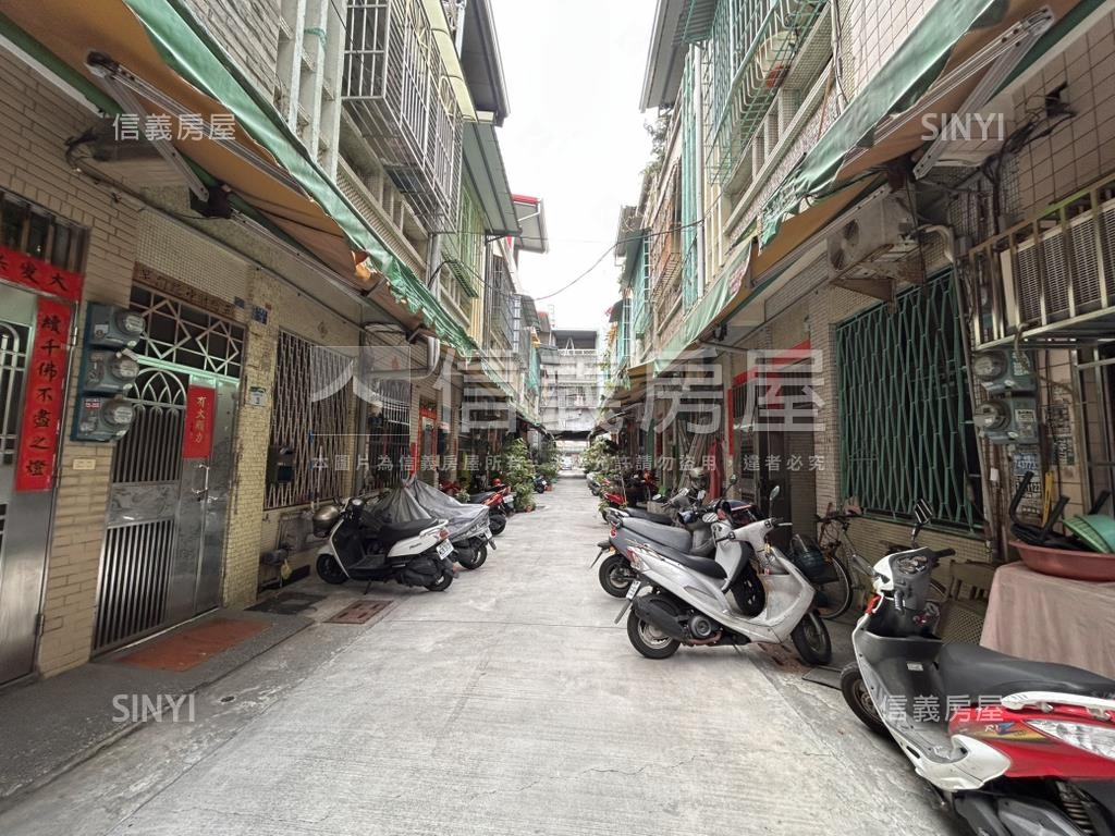 近鳳山中華夜市輕鬆透天厝房屋室內格局與周邊環境