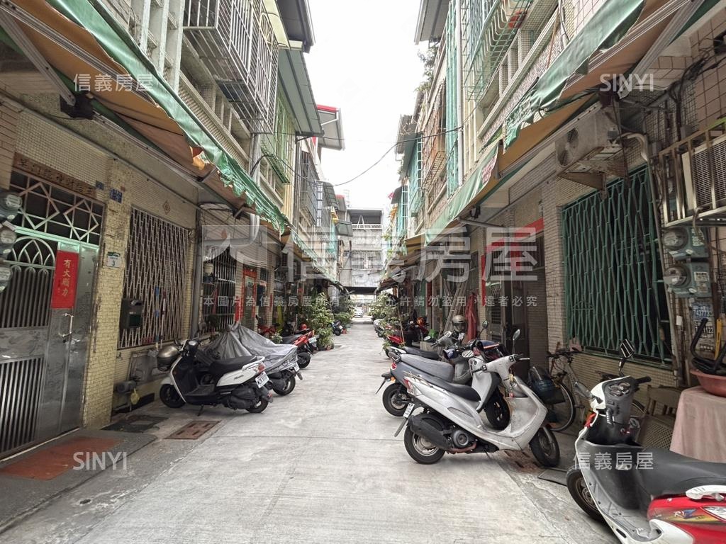 近鳳山中華夜市輕鬆透天厝房屋室內格局與周邊環境