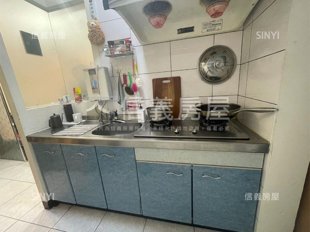 專任＠福益稀有套房房屋室內格局與周邊環境