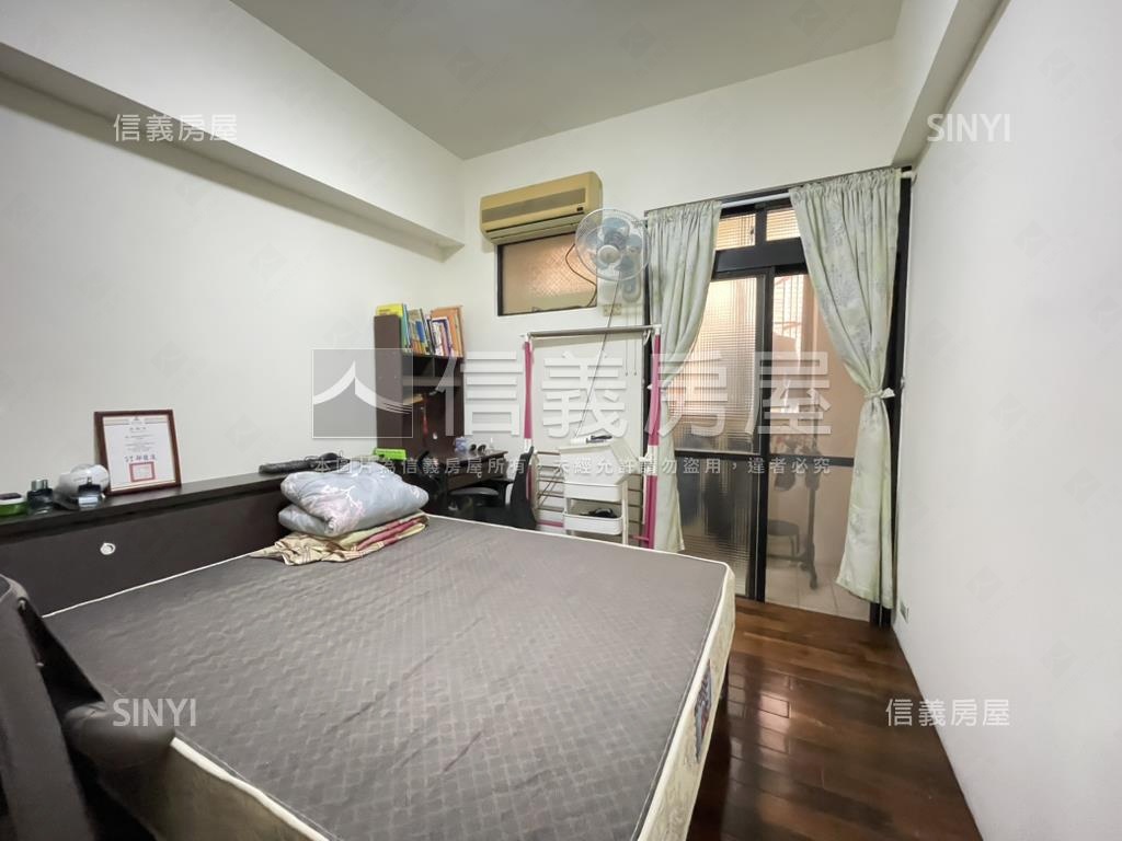 武陵路大三房加平面車位房屋室內格局與周邊環境