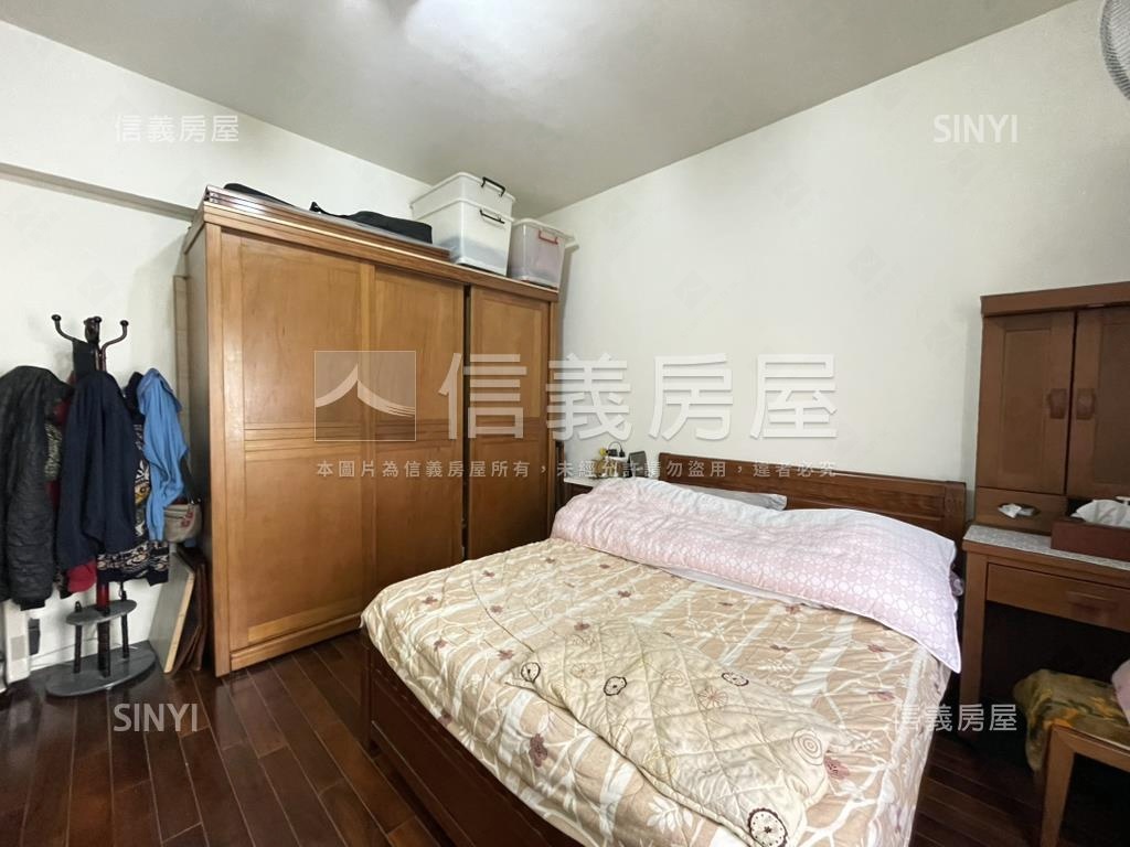 武陵路大三房加平面車位房屋室內格局與周邊環境