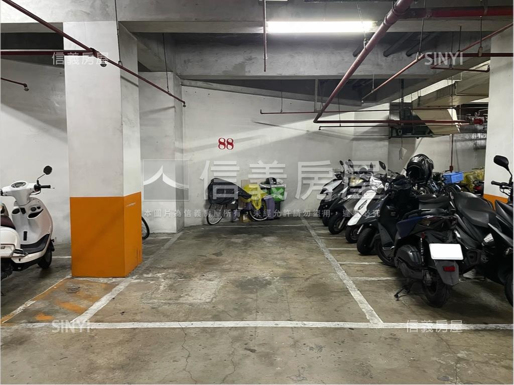 武陵路大三房加平面車位房屋室內格局與周邊環境