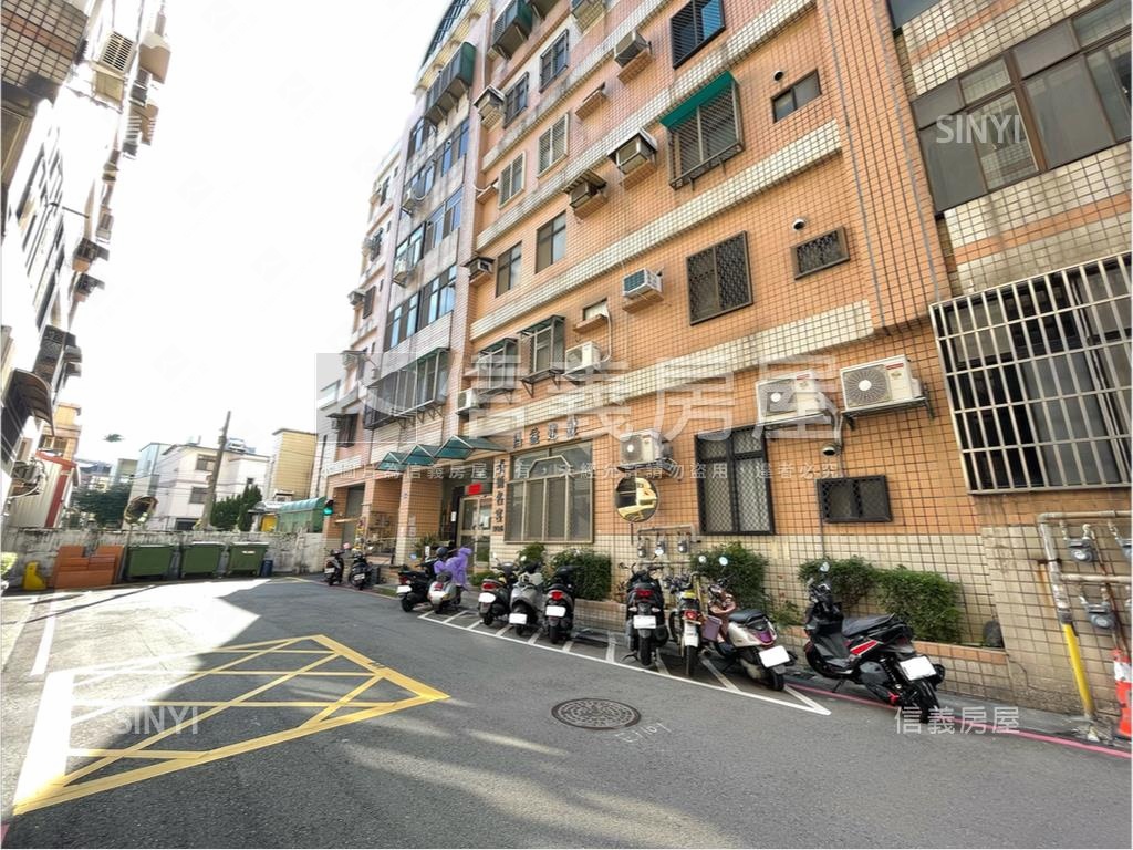 武陵路大三房加平面車位房屋室內格局與周邊環境