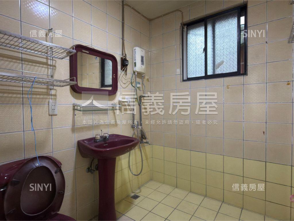 捷運中和站邊間三房房屋室內格局與周邊環境