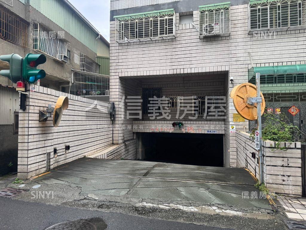 Ａ案雙商圈大三房附平車房屋室內格局與周邊環境