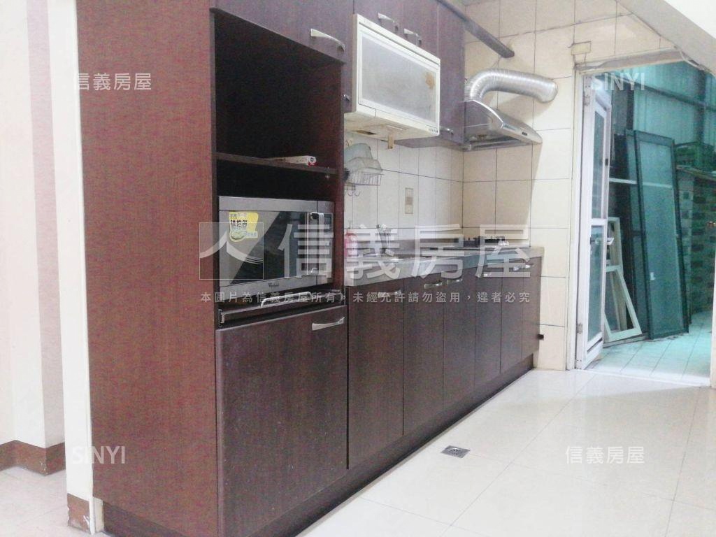 仁武八德西路面寬金店房屋室內格局與周邊環境