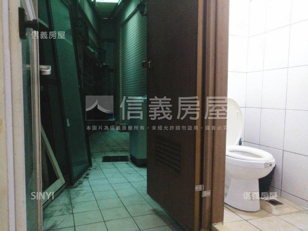 仁武八德西路面寬金店房屋室內格局與周邊環境