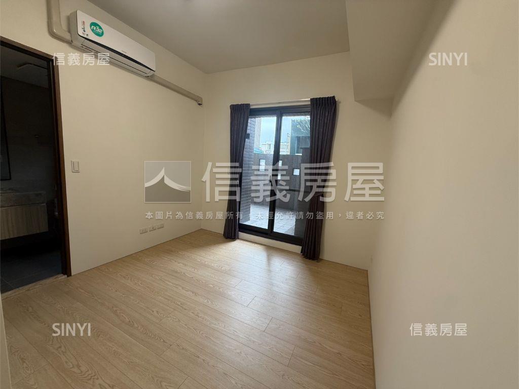 專任東區兩房兩衛大露臺戶房屋室內格局與周邊環境